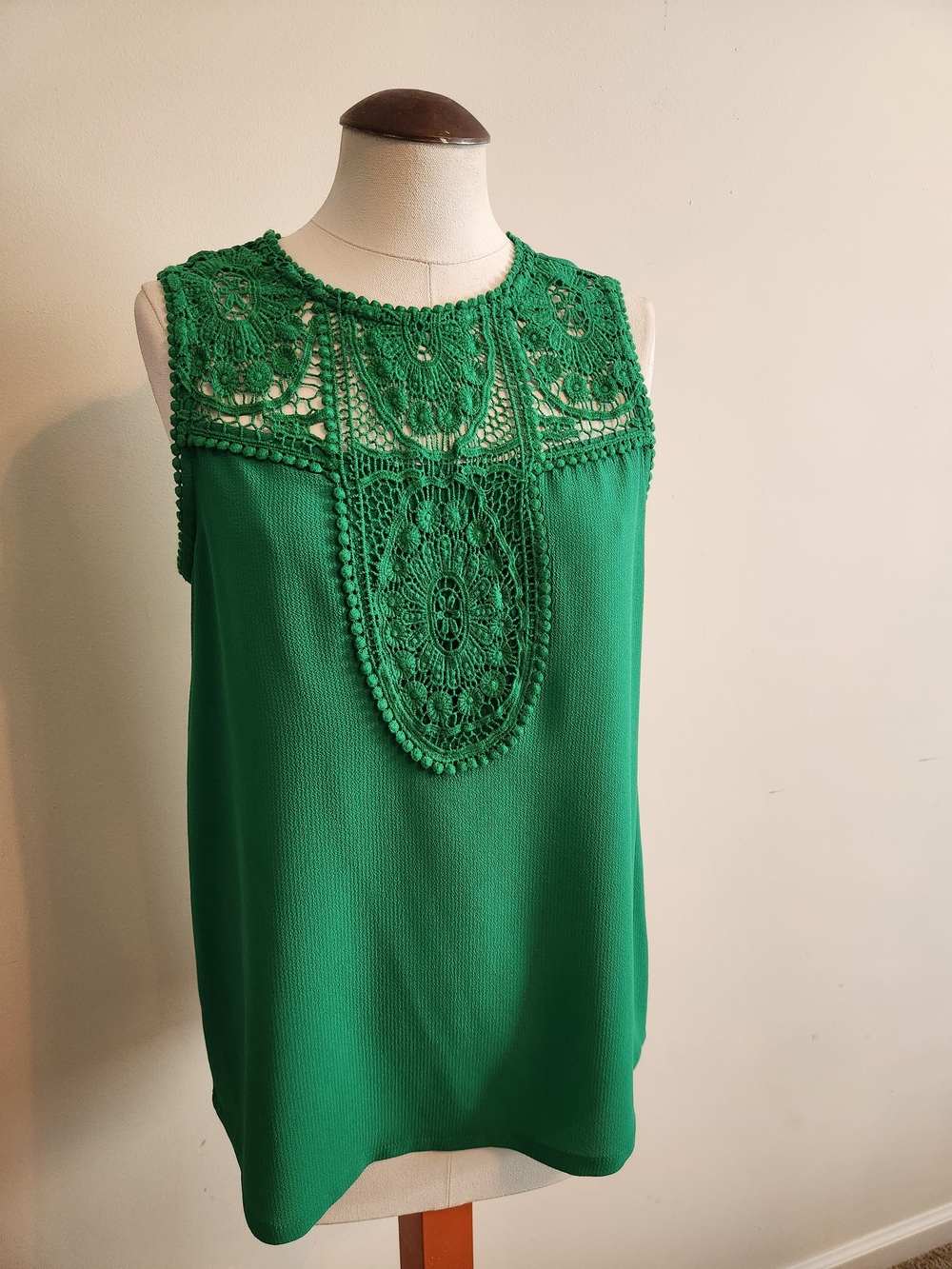 Halogen Emerald Green Crochet-Front Sleeveless Tank